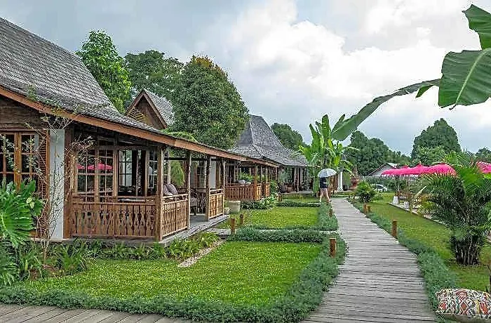 Umah Lusa Kayu Putih